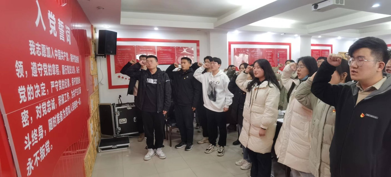 说明: C:\Users\admin\Desktop\本科生第二党支部\2023.2.23新闻稿 照片\2023.2.23照片\531a3d44c61bd70b908cfc1561ba47e.jpg 说明: C:\Users\admin\Desktop\本科生第二党支部\2023.2.23新闻稿 照片\2023.2.23照片\531a3d44c61bd70b908cfc1561ba47e.jpg